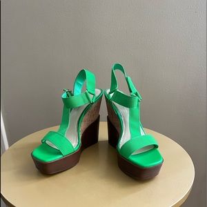 Jessica Simpson Green platform sandals NWT